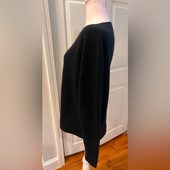 Vince Boatneck Wool & Cashmere black sweater | medium - Picture 5 of 11